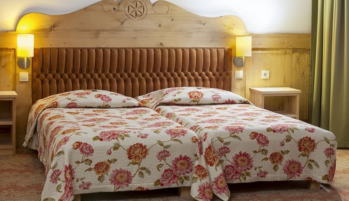Habitación estándar con 1 cama doble o 2 individuales (with unlimited access to Terma Bania)