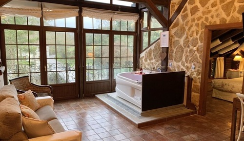 Suite Premium, bañera de hidromasaje (Terraza)