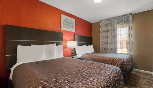 Suite 2 double beds non-smoking