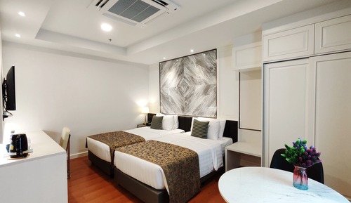 Grand Premier Room
