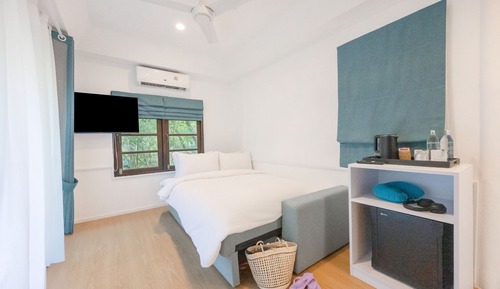 Jungle Hut (Deluxe Cottage-Private Bathroom)