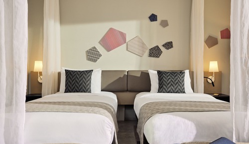 Deluxe Room Twin