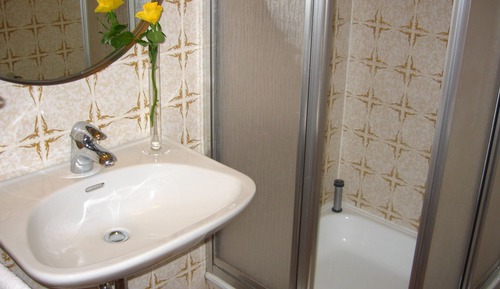 Habitación triple, baño privado