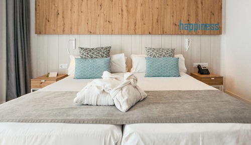 Habitación con 2 camas individuales para uso individual
