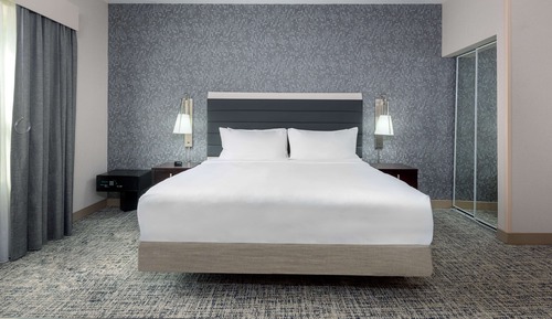 Estudio, 1 cama de matrimonio grande (Mobility & Hearing, Roll-in Shower)