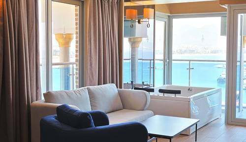 Junior Suite with Jacuzzi Sea View
