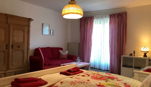 Habitación triple estándar, balcón