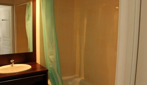 Casa, baño privado, vistas a la montaña (T3/8)