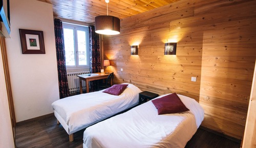 Habitación con 2 camas individuales
