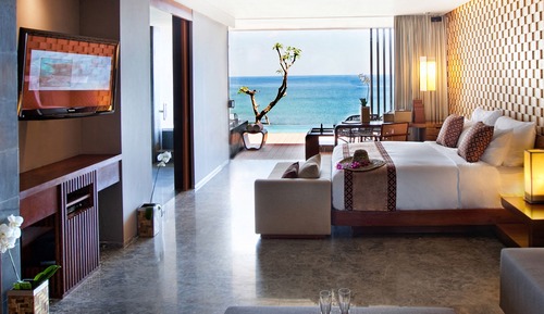 Suite, piscina privada, frente al mar