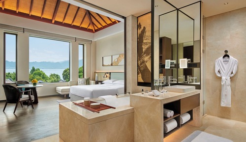 Habitación Deluxe, 1 cama de matrimonio grande, vistas al lago