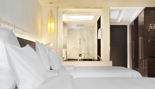 Habitación, 1 cama de matrimonio grande, vistas a la ciudad, en esquina
