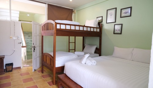 Habitación cuádruple económica