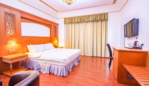 Habitación doble, 1 cama de matrimonio, vistas a la ciudad