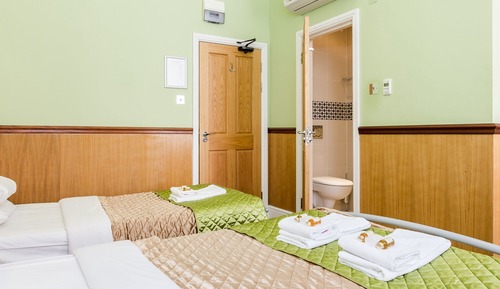 Triple Room, Multiple Beds, Non Smoking