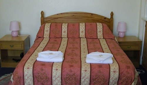 Habitación doble, baño privado (Second Floor)