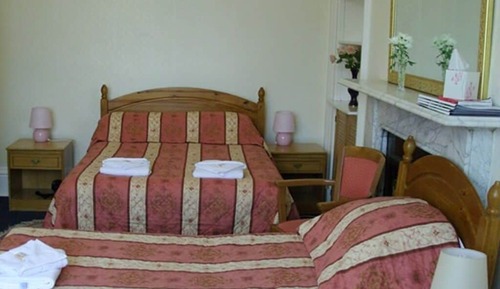 Suite, baño privado (1 Double & 1 Single Bed)