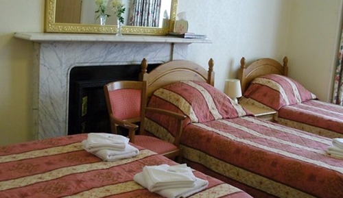 Suite, baño privado (1 Double & 4 Single Beds)