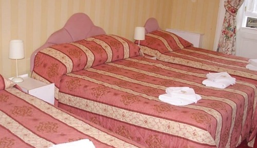 Suite, baño privado (1 Double & 2 Single Beds)