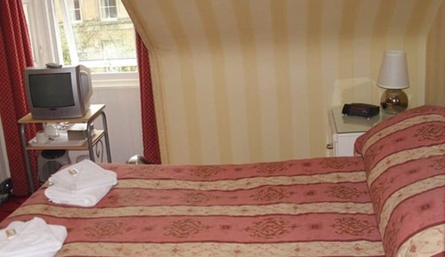 Habitación estándar doble, baño compartido (Second Floor)