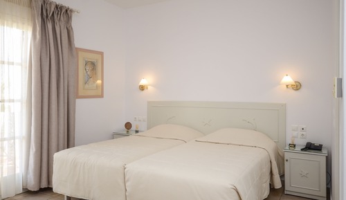 Habitación estándar con 1 cama doble o 2 individuales