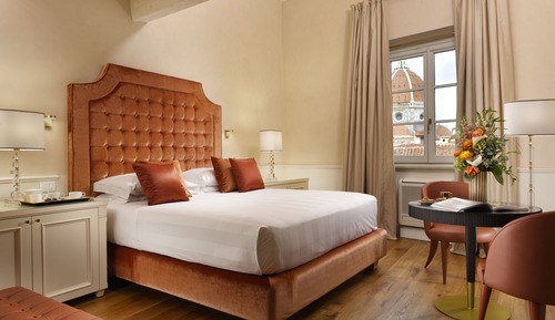 Suite de lujo, 1 cama de matrimonio grande, bañera de hidromasaje, vistas a la ciudad