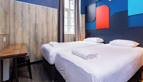 Private Ensuite Twin Room