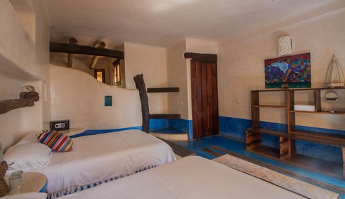 Room with Partial Ocean View two double beds (TWIN)