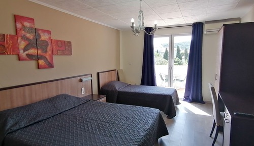 Habitación triple estándar, baño privado (Triple)