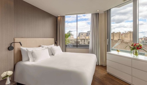 Estudio, terraza (Extra Bed 2 Adults + 1 Child)