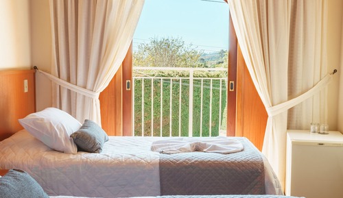 Habitación triple estándar, balcón