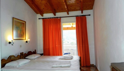 Apartamento, cocina básica, vistas a la montaña