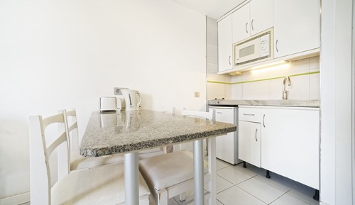 Classic One Bedroom Apartment with Balcony and  Sea View 4 Adults