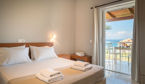 Estudio, vistas al mar