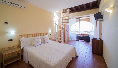 Habitación doble superior, 2 habitaciones, vistas parciales al mar