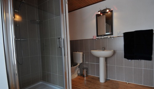 Habitación cuádruple, baño privado, vistas al jardín (Lit Double Lit Superposes)