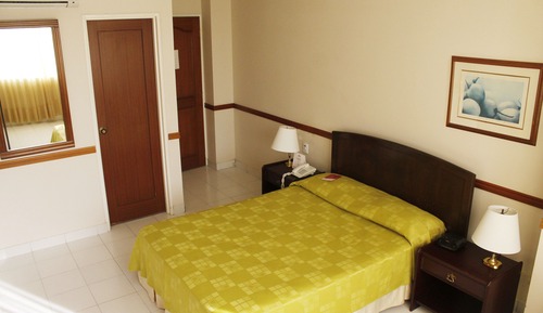 Habitación estándar doble, 2 camas dobles