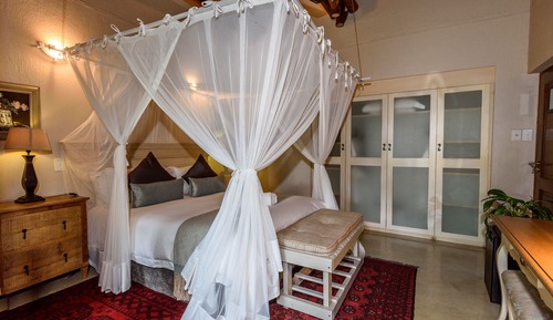Acacia Family Suite 