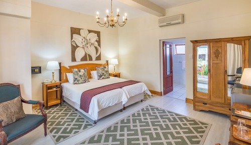 Habitación clásica con 2 camas individuales