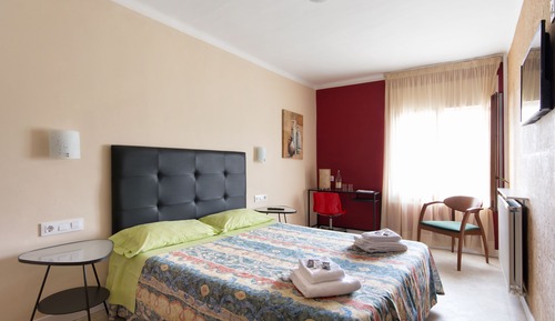 Habitación con 1 cama doble o 2 individuales