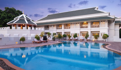 Deluxe Pool View