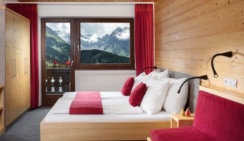 Habitación Deluxe doble, balcón, vistas a la montaña