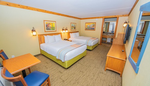 Habitación estándar, 2 camas de matrimonio (Includes Indoor Waterpark Passes)