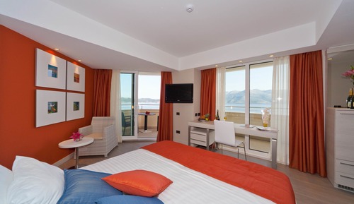 Habitación superior, balcón, vistas al mar