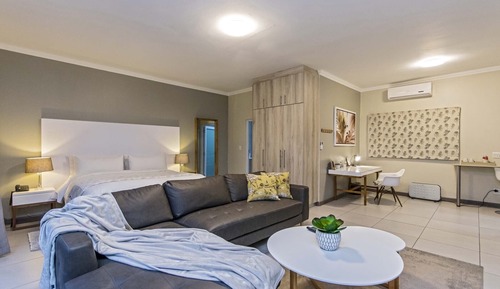 Suite ejecutiva, 1 cama de matrimonio grande, no fumadores, vistas al jardín (Self-Catering)