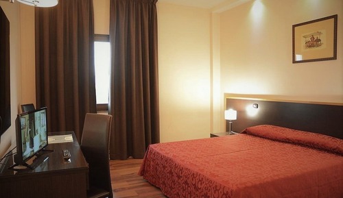 Habitación económica con 1 cama doble o 2 individuales
