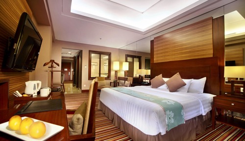 Suite (Aston)