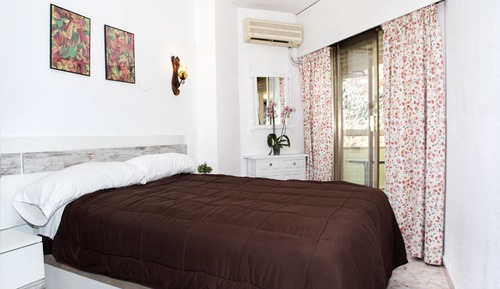 Apartamento (3 Adults & 1 Child)