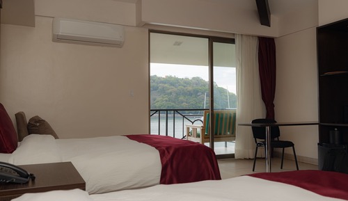 Habitación estándar, 2 camas dobles, vistas a la bahía