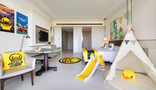 Habitación familiar, 1 cama de matrimonio grande, balcón, vistas al jardín